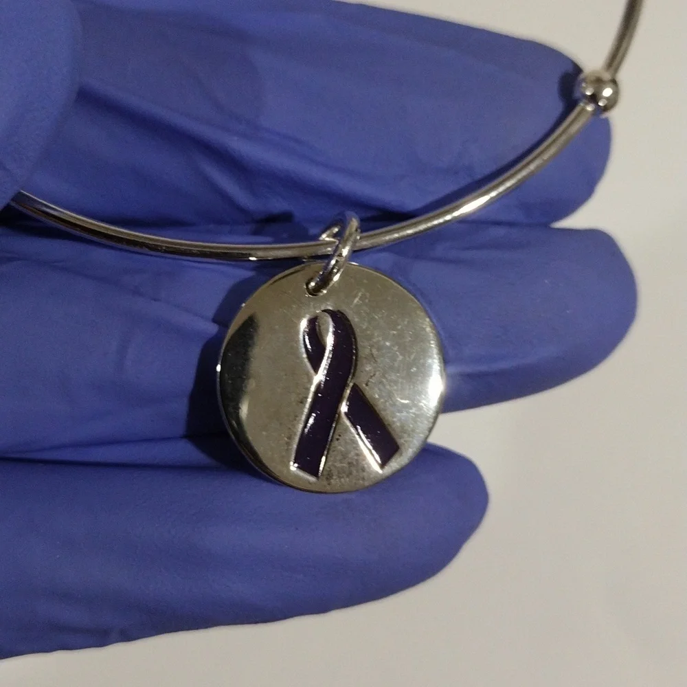 Vantel Pearls Silver Bracelet w/ Purple Awareness Ribbon Charm – 7.5